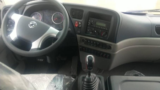 23 ที่นั่ง 4x4 All Wheel Drive Off Road ยานพาหนะทางทหารดีเซล 170hp สำหรับถนนขรุขระที่รกร้างว่างเปล่า