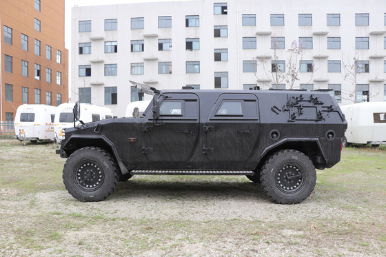 ตัวถังรถกันกระสุน Custom Off Road Military Vehicle 6 Man Assault Vehicle 4x4