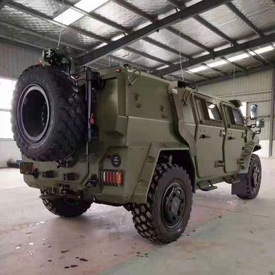 China DONGFENG Off Road Military Bulletproof Command Vehicle 4x4 เครื่องยนต์ดีเซล 300hp
