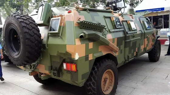 DONGFENG CSK141 Off Road Military Bulletproof Assault Vehicle 10 ที่นั่ง 200hp 4x4