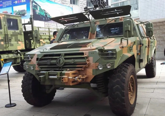 DONGFENG CSK141 Off Road Military Bulletproof Assault Vehicle 10 ที่นั่ง 200hp 4x4
