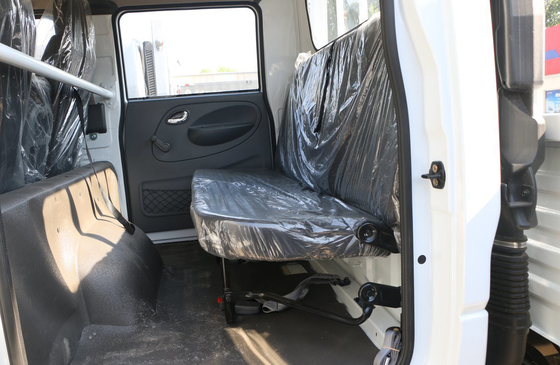 Double Cabin Cargo Light Truck 2 Axles 6 Wheeler Truck Cargo Light 125HP Gasoline