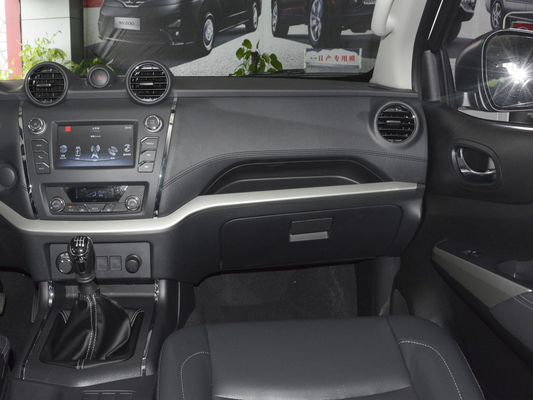 สองแถว 5 ที่นั่ง 4 ประตู SUV รถกระบะ 6MT 4WD 231HP เครื่องยนต์เบนซิน