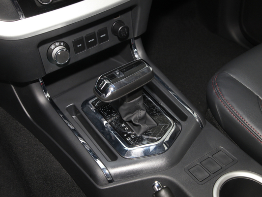 จีน เกียร์อัตโนมัติ Dongfeng Pickup 4WD Differential Lock Doudle Row 5 Seats