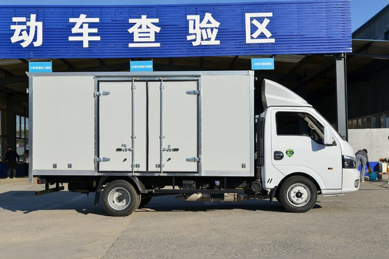 Isuzu Engine 3.4M รถบรรทุกสินค้าเบา 4x2 Drive Wheel Euro 2 Euro 4 Emission