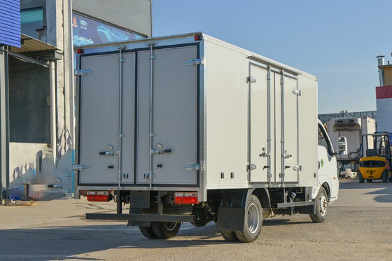 Isuzu Engine 3.4M รถบรรทุกสินค้าเบา 4x2 Drive Wheel Euro 2 Euro 4 Emission