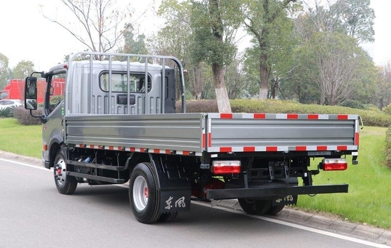 ตู้คอนเทนเนอร์บรรทุกสินค้าขนาดเล็ก Cummins รถบรรทุกดีเซล Deluxe Edition 4x2 DONGFENG