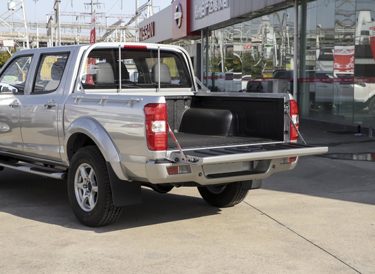 รถกระบะเครื่องยนต์ดีเซลขนาดเล็ก 165 แรงม้า 4x4 4WD สำหรับการขนส่งด่วน