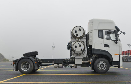 การขนส่งสินค้า LNG CNG รถพ่วงรถแทรกเตอร์ 500HP เครื่องยนต์ลากมวล 32.4 ตัน