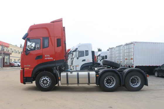 รถบรรทุกรถแทรกเตอร์ดีเซล Dongfeng 560hp แรงบิดสูงสุด 2650N.m สำหรับการขนส่งสินค้า