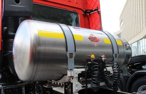LNG 6x4 Heavy Duty Tractor Truck 470hp Traction Mass 39.5 Ton Logistics Transport