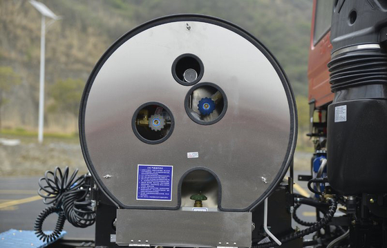 Traction Mass 40 Ton LNG รถบรรทุกขนส่ง 6x4 Tractor High Displacement Engine