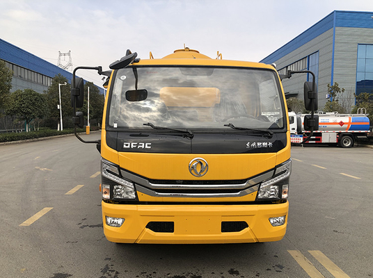 Dongfeng ดูดสิ่งปฏิกูลรถบรรทุกสุขาภิบาลเทศบาล 9.5 Cbm 4 Ton Payload