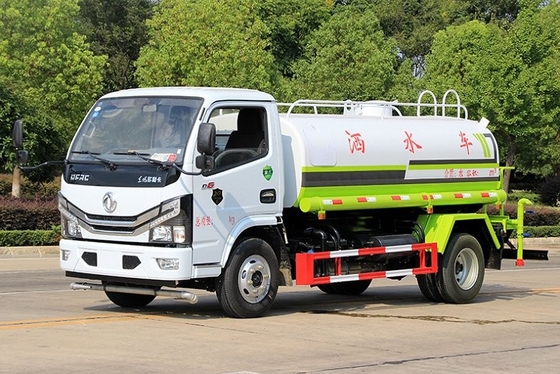 5 ลูกบาศก์เมตรรถรดน้ำถนน 4x2 6M แถวเดียวกำลังโหลด