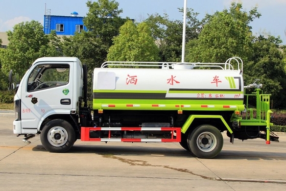 5 ลูกบาศก์เมตรรถรดน้ำถนน 4x2 6M แถวเดียวกำลังโหลด