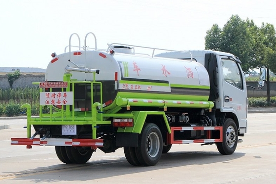 5 ลูกบาศก์เมตรรถรดน้ำถนน 4x2 6M แถวเดียวกำลังโหลด