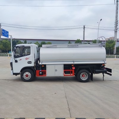 รถบรรทุกน้ำมันเชื้อเพลิงดีเซลเบนซิน 4x2 ล้อ 4.5 Cbm รถบรรทุกน้ำมันก๊าด