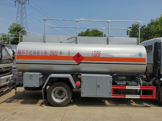 รถขนถ่ายน้ำมันเครื่องยนต์ดีเซล 170 HP 8.5 CBM ฐานล้อ 3800mm