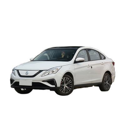 DONGFENG Pure EV ยานพาหนะไฟฟ้า 5 ที่นั่งรถยนต์ NEDC 415KM ไมล์สะสมมอเตอร์เดี่ยว