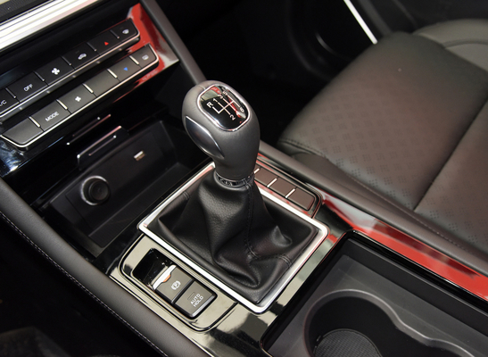 จีน VGV 4 ประตู SUV 1.5T เบนซิน 6MT 7 ที่นั่งความเร็วสูงสุด 175km/h
