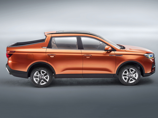 ครัวเรือน 4 ประตู SUV รถกระบะ 8AT 224HP เบนซินไฟฟ้าเบาะหนัง LED ไฟหน้า