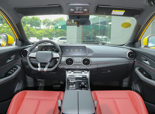 DONGFENG แก๊สเบนซินเพาเวอร์เอสยูวีรถยนต์ระบบกันสะเทือนอิสระ 197HP